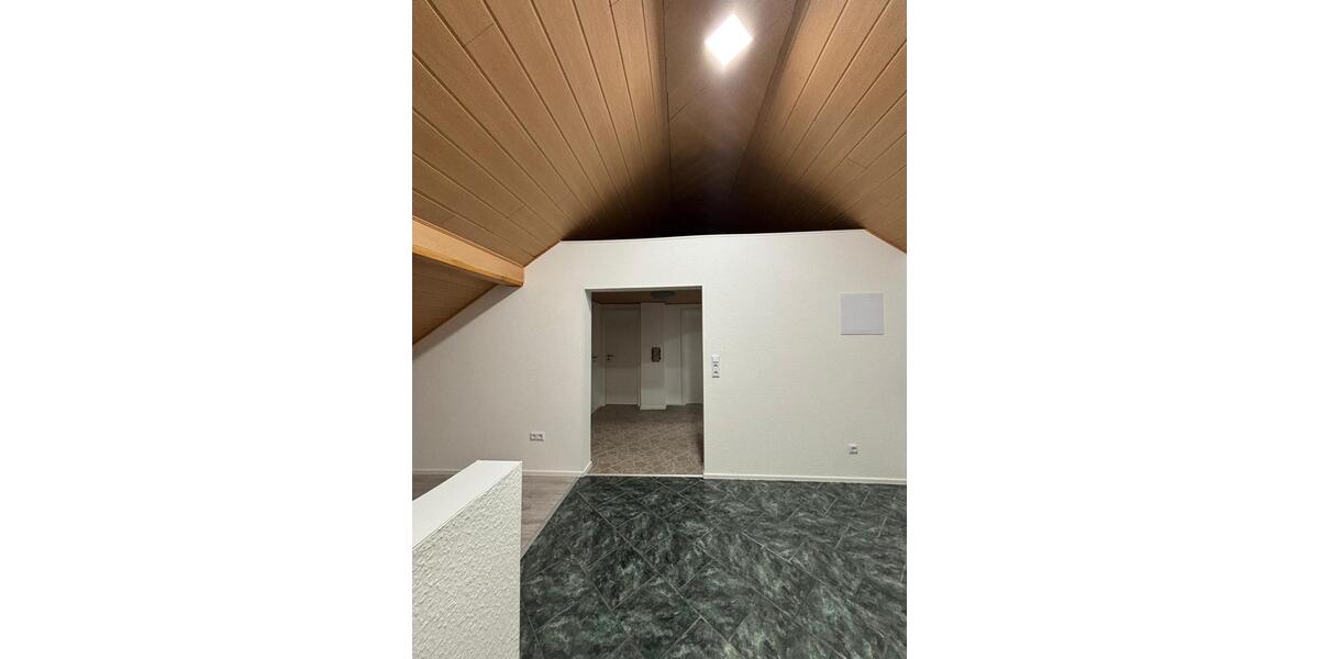 Dachgeschoßwohnung Frankenberg (Eder) - 3 Zimmer, 65 m&sup2;, 600&euro; | Angebot:26412975