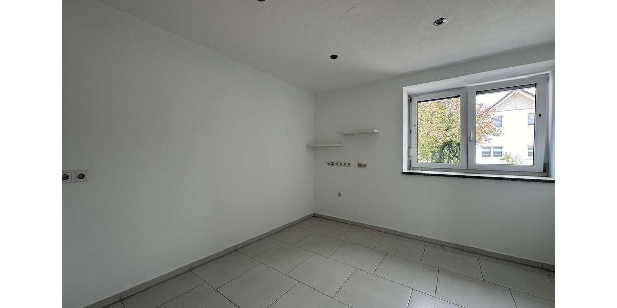 Erdgeschoßwohnung Friedberg - 3 Zimmer, 126 m&sup2;, 1.850&euro; | Angebot:26648210