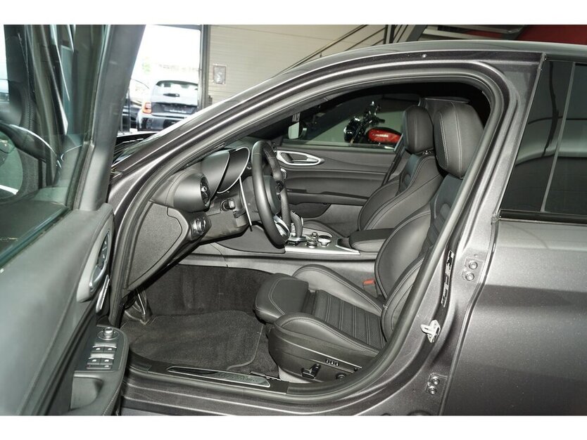 Giulia Veloce Q4 2.0 Turbo Harman-Kardon