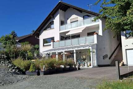 Haus Braunfels - 11 Zimmer, 340 m&sup2;, 749.000&euro; | Angebot:26759882