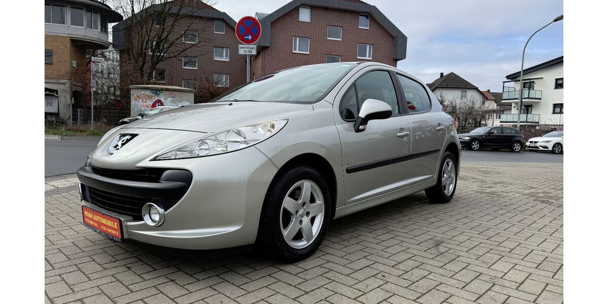 Peugeot 207 170.000 km 2.499 &euro; Paderborn 33100