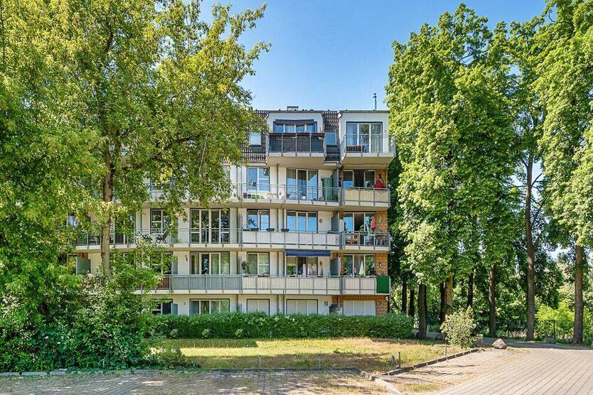 Eine sichere Entscheidung. Moderne Eigentumswohnung, sehr gute Lage, Balkon, Einbauküche.