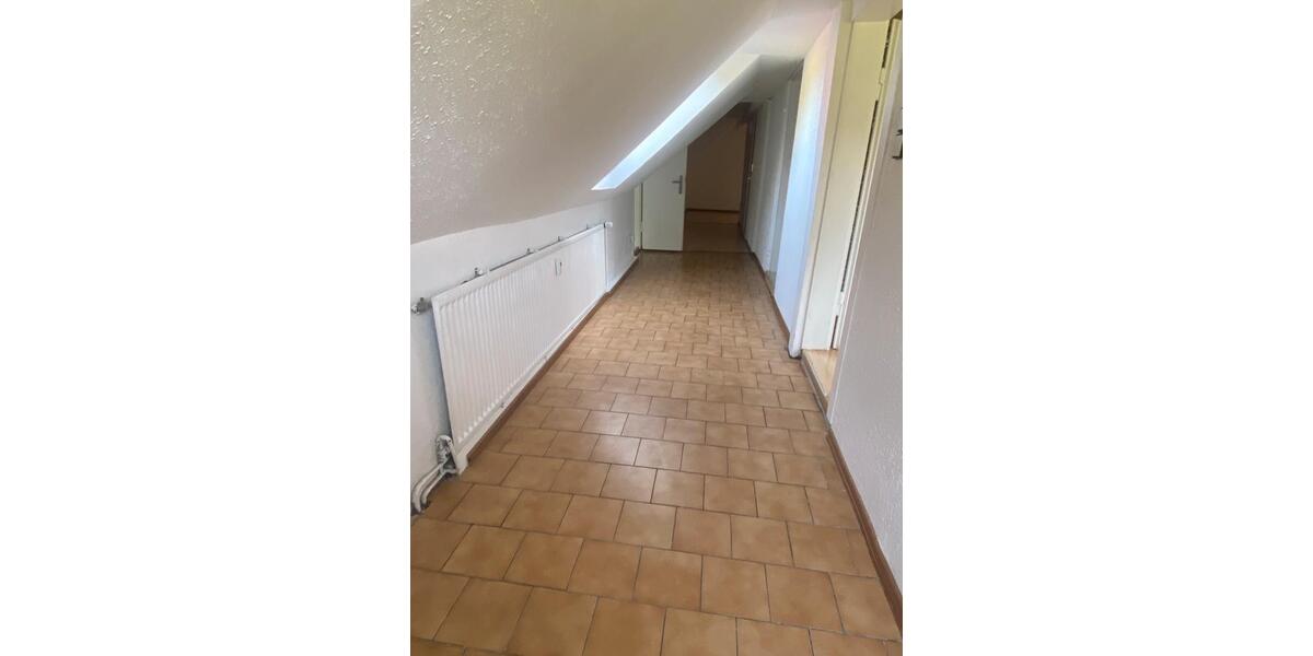 Dachgeschoßwohnung Delligsen - 4 Zimmer, 89 m&sup2;, 923&euro; | Angebot:26198056