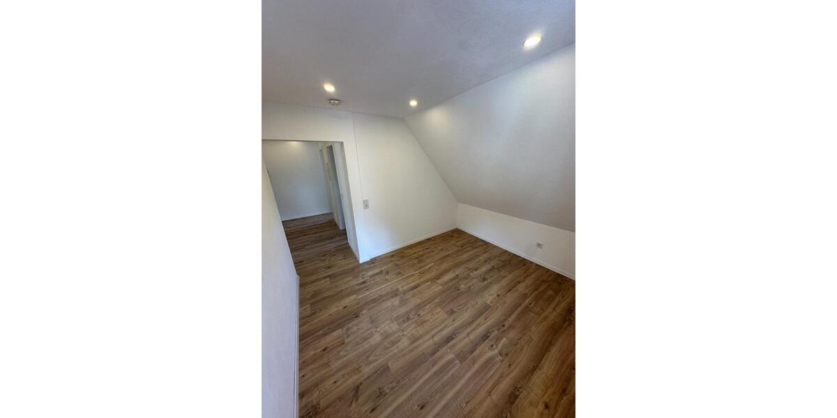 Stilvolle 4,5-Zimmer-Maisonette mit Terrasse ins Grüne zimmer