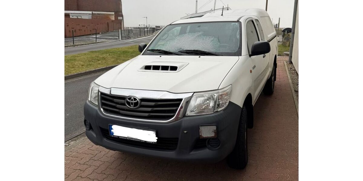 Toyota Hilux 146.000 km 21.800 &euro; List auf Sylt 25992
