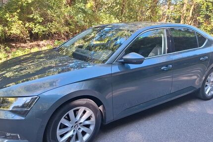 Skoda Superb 79.832 km 22.550 € München 80997