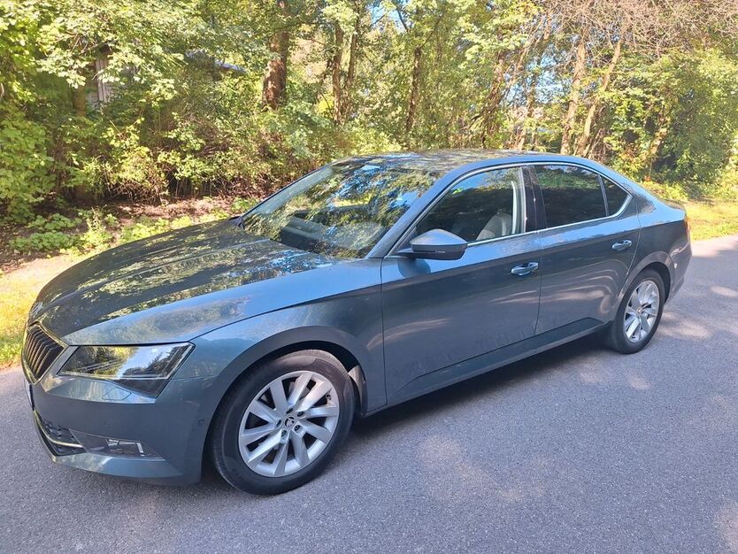 Skoda Superb 79.832 km 22.550 € München 80997