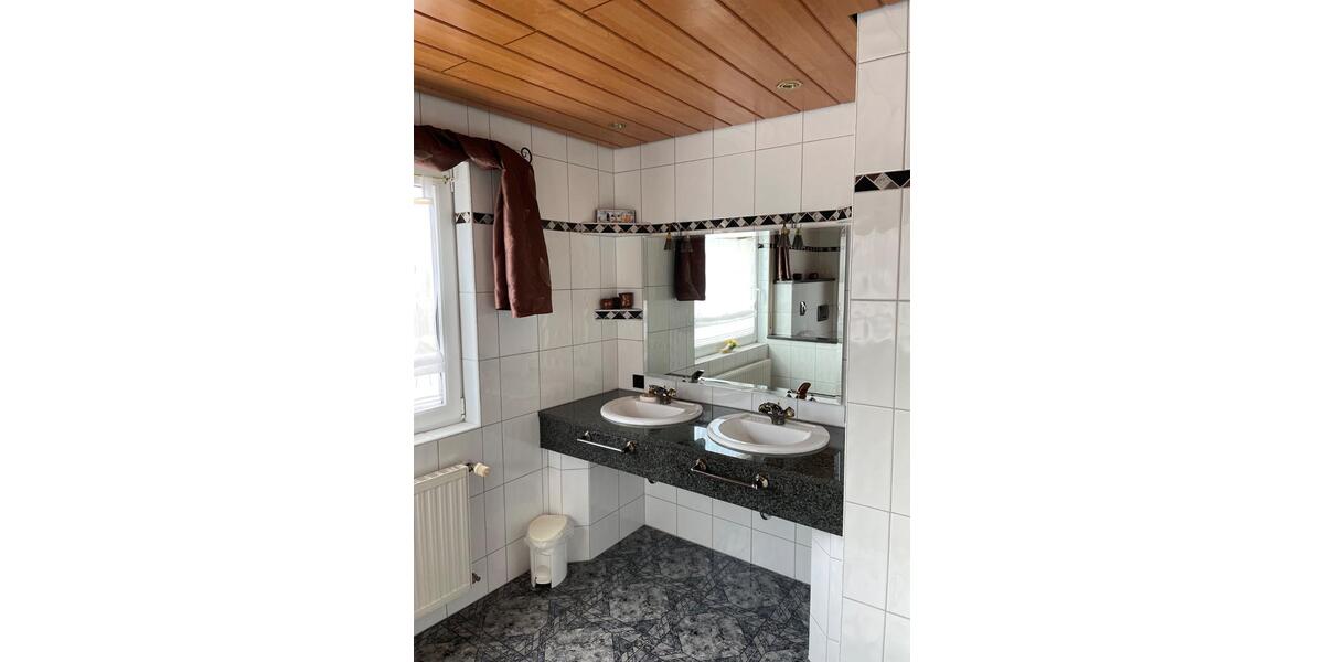 Doppelhaushälfte Völklingen - 11 Zimmer, 188 m&sup2;, 389.000&euro; | Angebot:27030270