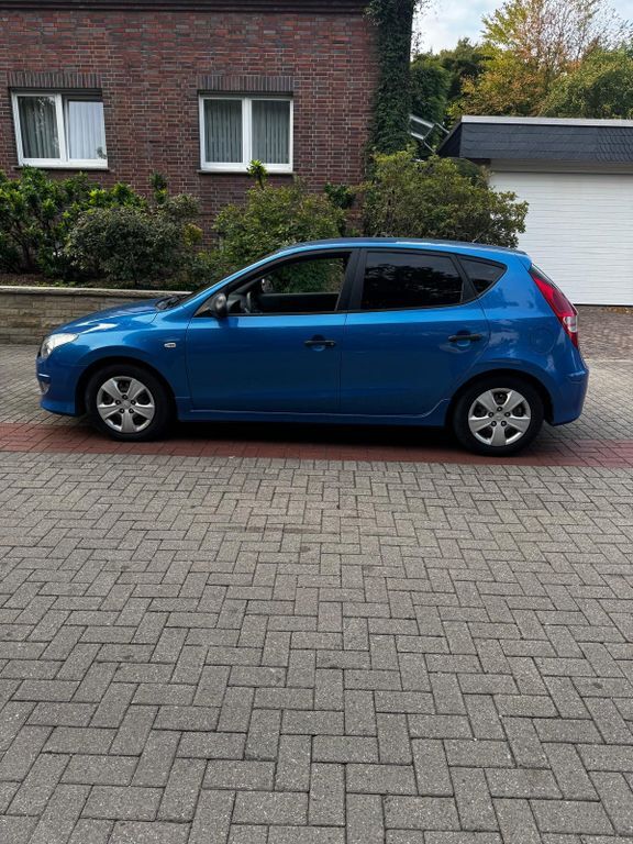 i30
