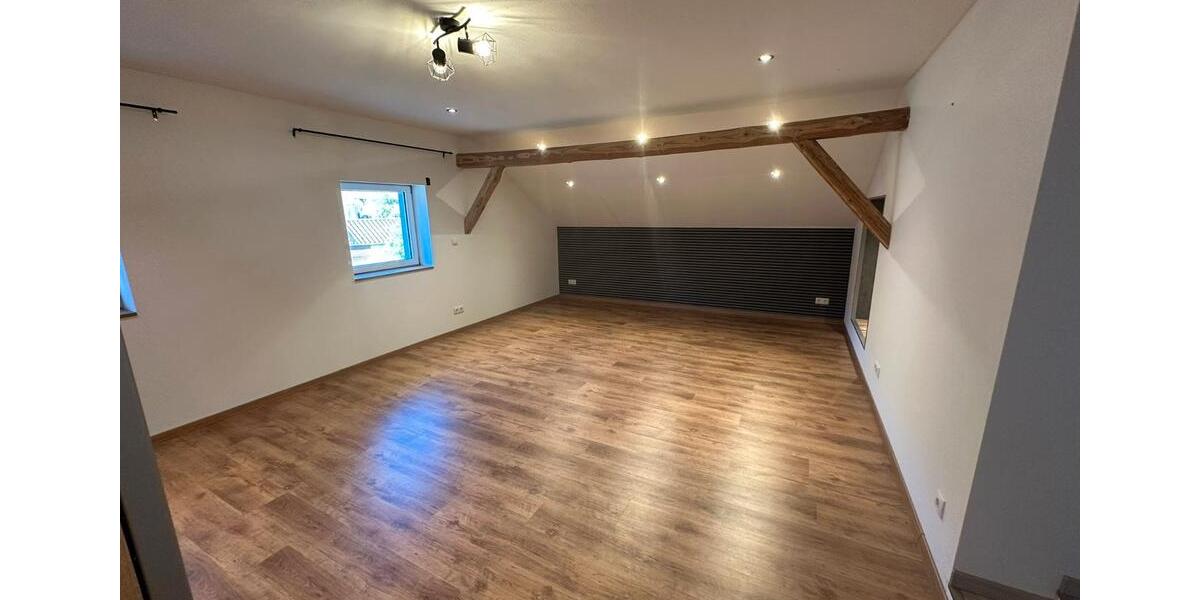 Dachgeschoßwohnung Rimbach - 3 Zimmer, 145 m&sup2;, 850&euro; | Angebot:26387100