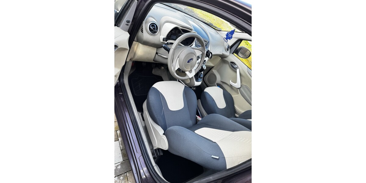 Ford Ka 90.008 km 2.500 &euro; Bremerhaven 27576