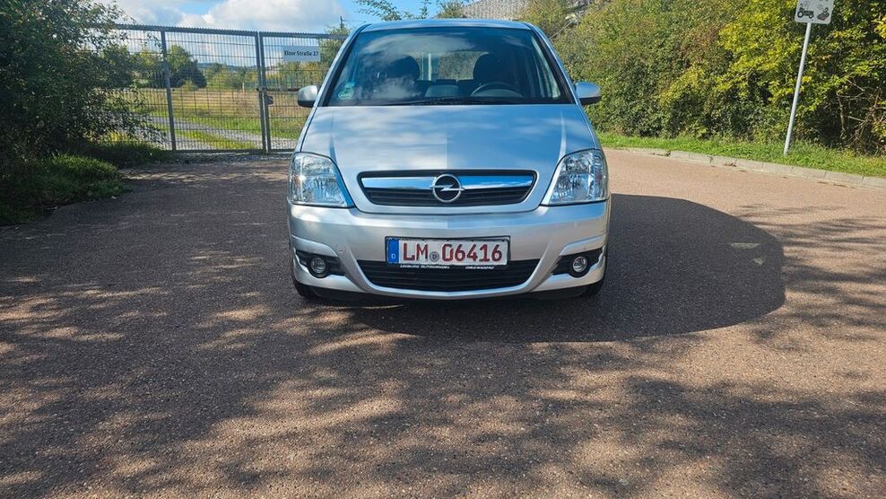 Opel Meriva 44.000 km 6.999 € Staffel 65556