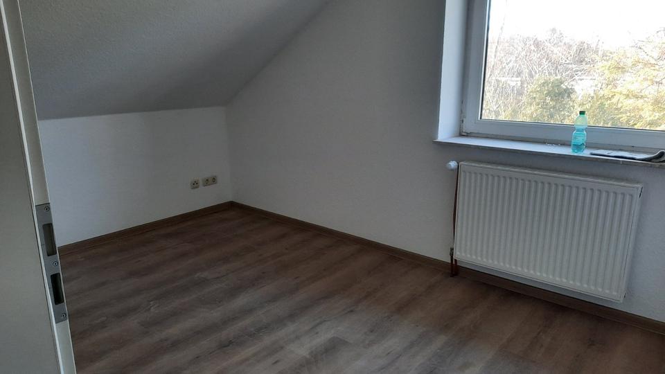 Etagenwohnung Zetel - 2 Zimmer, 100 m&sup2;, 900&euro; | Angebot:25305915