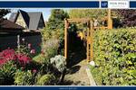 Jetzt die Sommerfrische genießen - später bauen: Schönes Grundstück mit Tiny-Haus on top