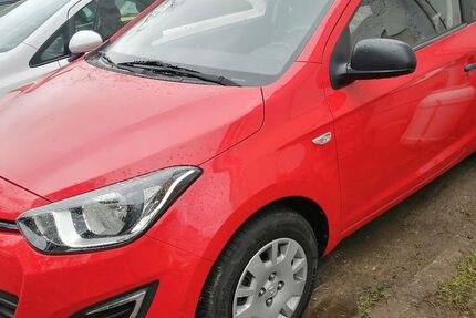 Hyundai i20 41.000 km 4.990 &euro; Schönefeld OT-Waltersdorf 12529