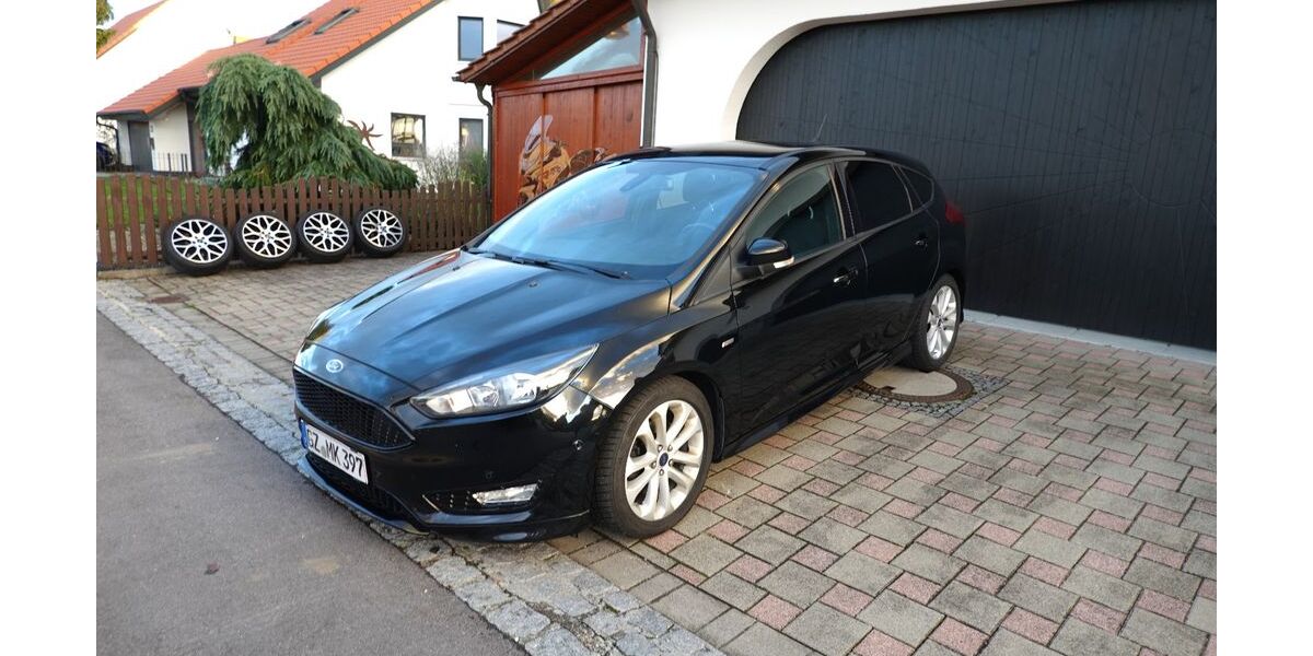 Ford Focus 174.528 km 9.100 &euro; Finningen 89435