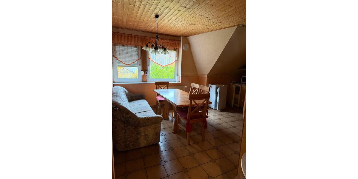 Dachgeschoßwohnung Dörpen - 5 Zimmer, 80 m&sup2;, 280&euro; | Angebot:25179381