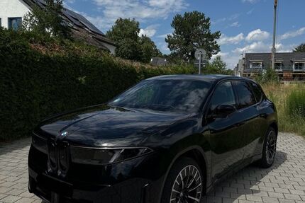 BMW iX3 6.000 km 79.999 &euro; München 80935