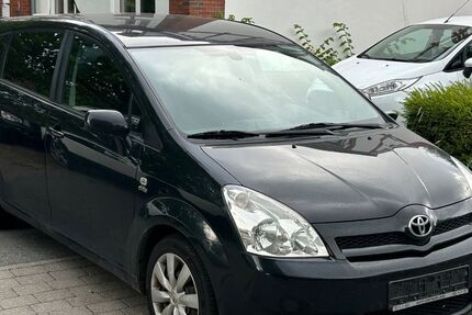 Toyota Corolla Verso 264.000 km 2.250 &euro; Flensburg 24941