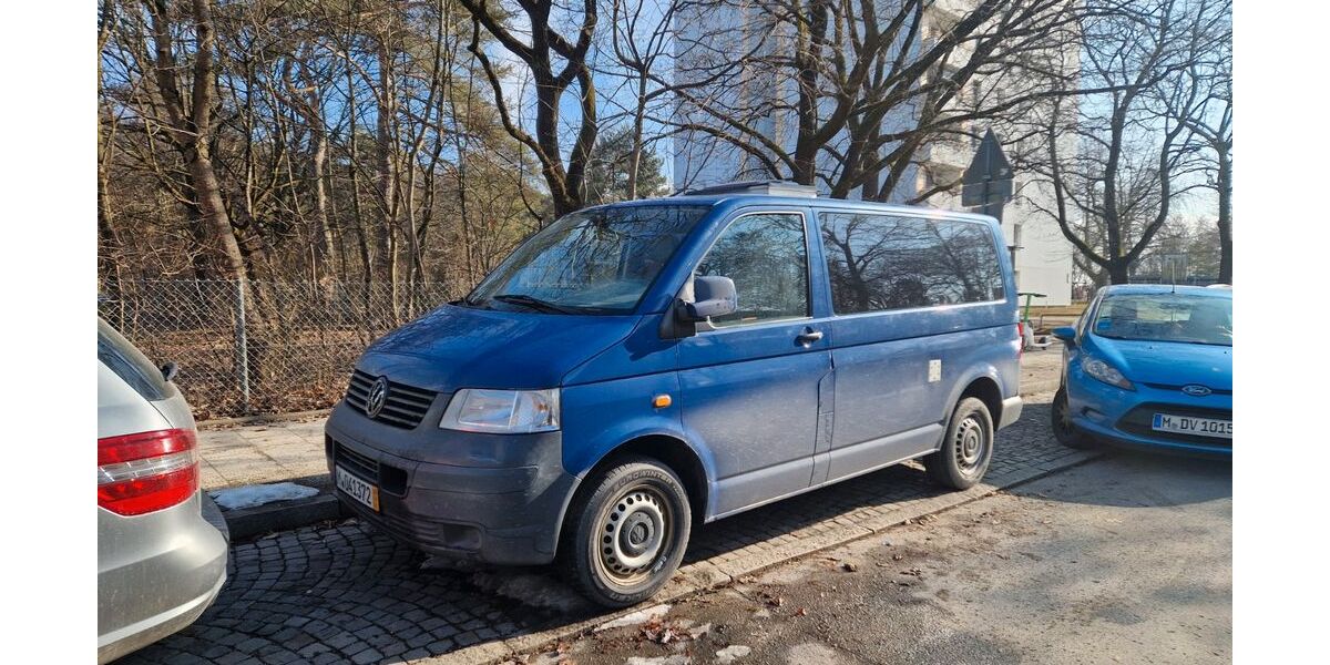 VW T5 Transporter 250.000 km 6.900 &euro; München 80933