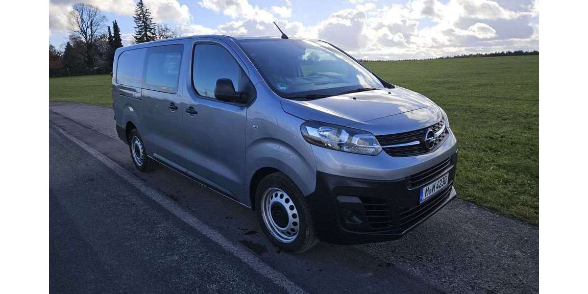 Opel Vivaro 111.000 km 15.500 € Sauerlach 82054