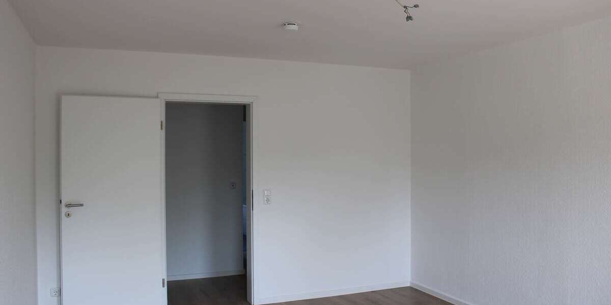 ruhige 4 Zimmer-Wohnung im Hinterhaus ***frisch renoviert*** mit Balkon 4 zimmer