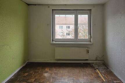 Wohnung zum Kaufen in Halle 88.000 € 68.84 m²