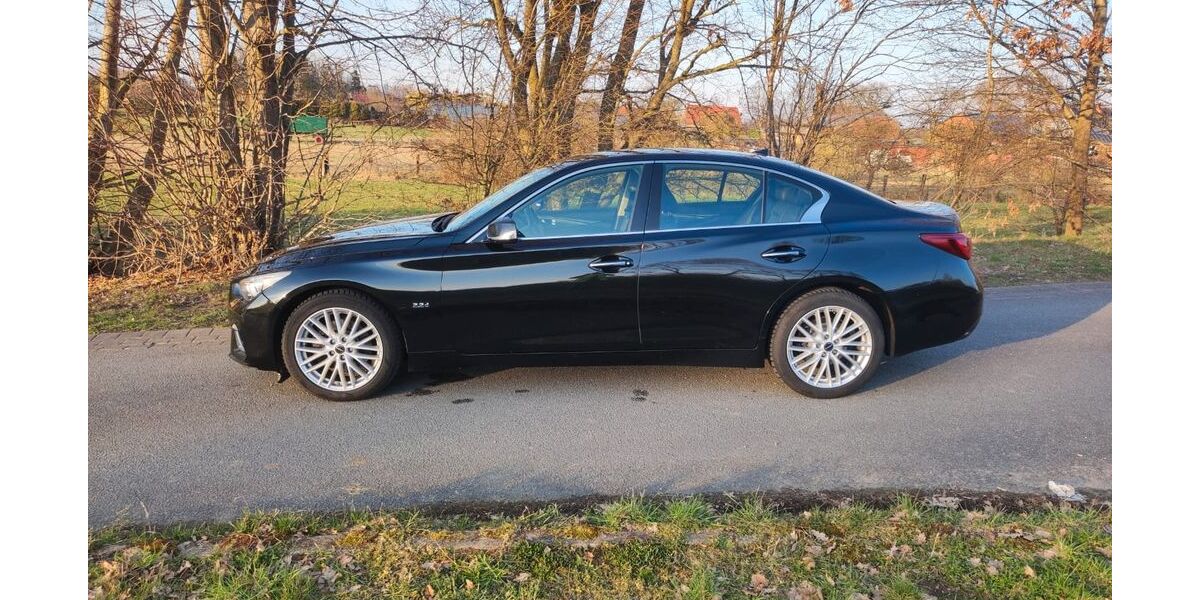 INFINITI Q50 211.000 km 10.900 &euro; Drage 21423