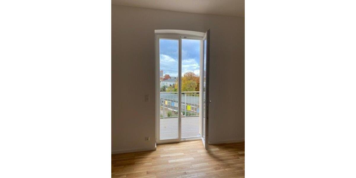 Helle 4-Z-Wohnung mit Ostbalkon UND Westterrasse, Kamin, Parkett, 4 zimmer