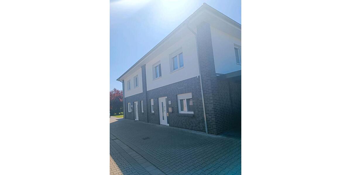 Reserviert ***Neuwertige Doppelhaushälfte zu vermieten Wohnung 4 zimmer