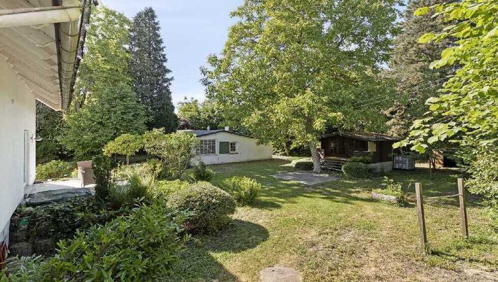 Zweifamilienhaus und Bungalow auf 2.412m² Traumgrundstück in Ratingen