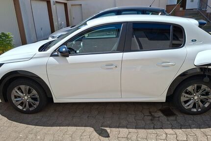 Peugeot 208 38.500 km 16.500 &euro; Bielefeld 33729