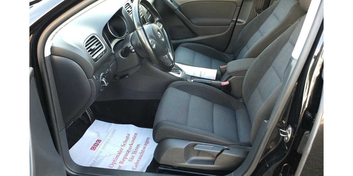 VW Golf STYLE TIPTRONIC KLIMAAUT 5-TÜRIG PARKPILOT 146.255 km 8.408 &euro; Köln 50858