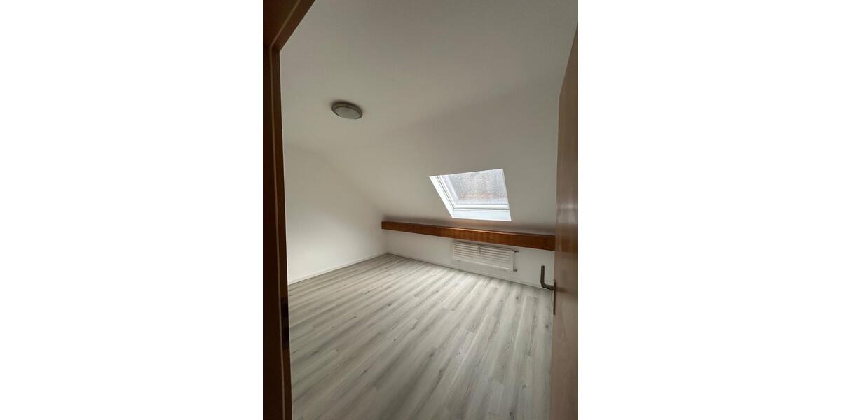 Dachgeschoßwohnung Prüm - 5 Zimmer, 85 m&sup2;, 850&euro; | Angebot:26234485