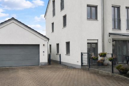 Haus Kösching - 6 Zimmer, 160 m&sup2;, 2.000&euro; | Angebot:25046986