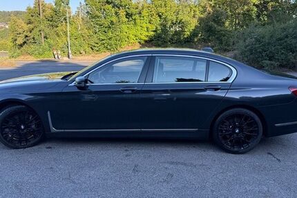 BMW 740
