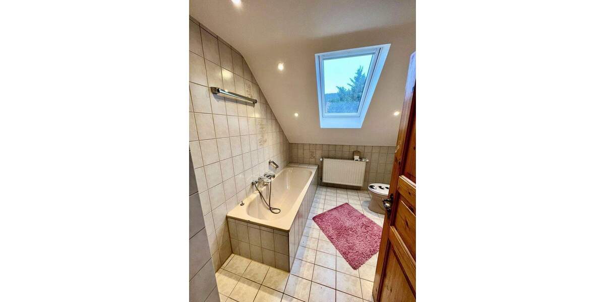 Doppelhaushälfte Bad Dürkheim - 5 Zimmer, 170 m&sup2;, 1.350&euro; | Angebot:25657429