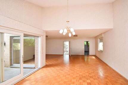 Haus zum Kaufen in Hasbergen, Kreis Osnabrück 220.000 € 142.31 m² 6 zimmer