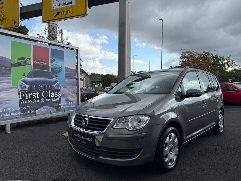 VW Touran 164.000 km 5.299 € Würzburg 97076
