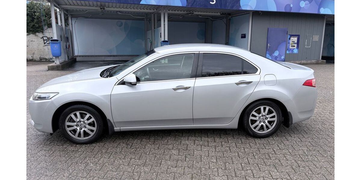 Honda Accord 154.000 km 6.499 &euro; Velbert 42555