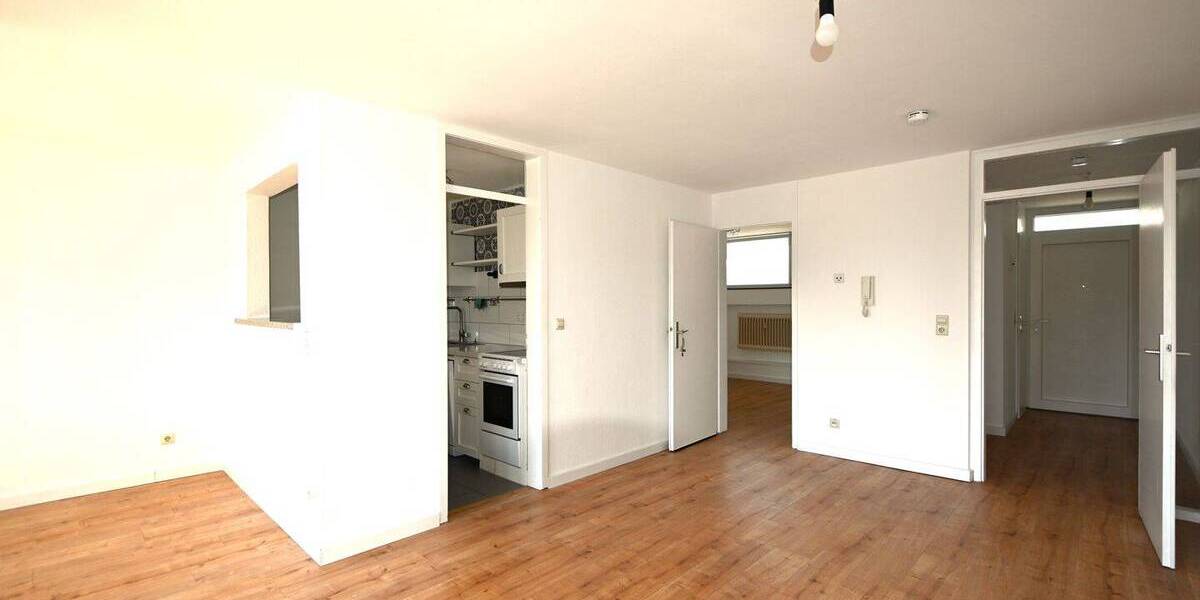 Lichtdurchflutet & gepflegt: 2-Zimmer-Wohnung mit Balkon & EBK - Etagenwohnung Böblingen | Angebot:26347789