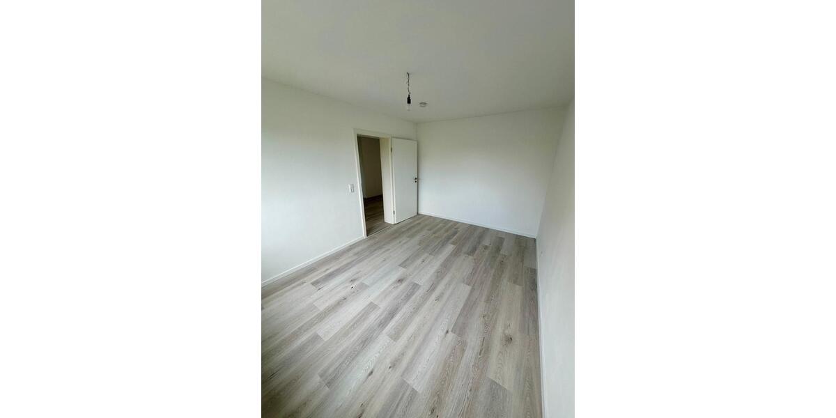 Einfamilienhaus Villingen-Schwenningen Schwenningen - 5 Zimmer, 152 m&sup2;, 1.350&euro; | Angebot:25719338