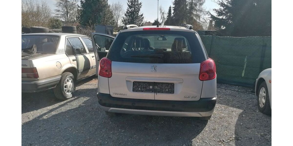 Peugeot 207 150.000 km 2.790 &euro; friedrichsdorf 61381