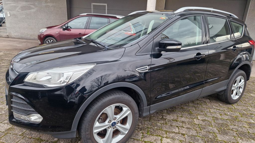 Ford Kuga 84.000 km 9.900 &euro; Ludwigsburg 71634