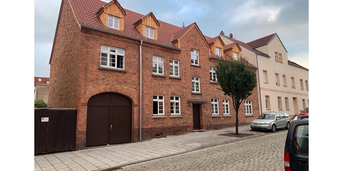 Dachgeschoßwohnung Wesenberg - 2 Zimmer, 49 m&sup2;, 320&euro; | Angebot:25821802
