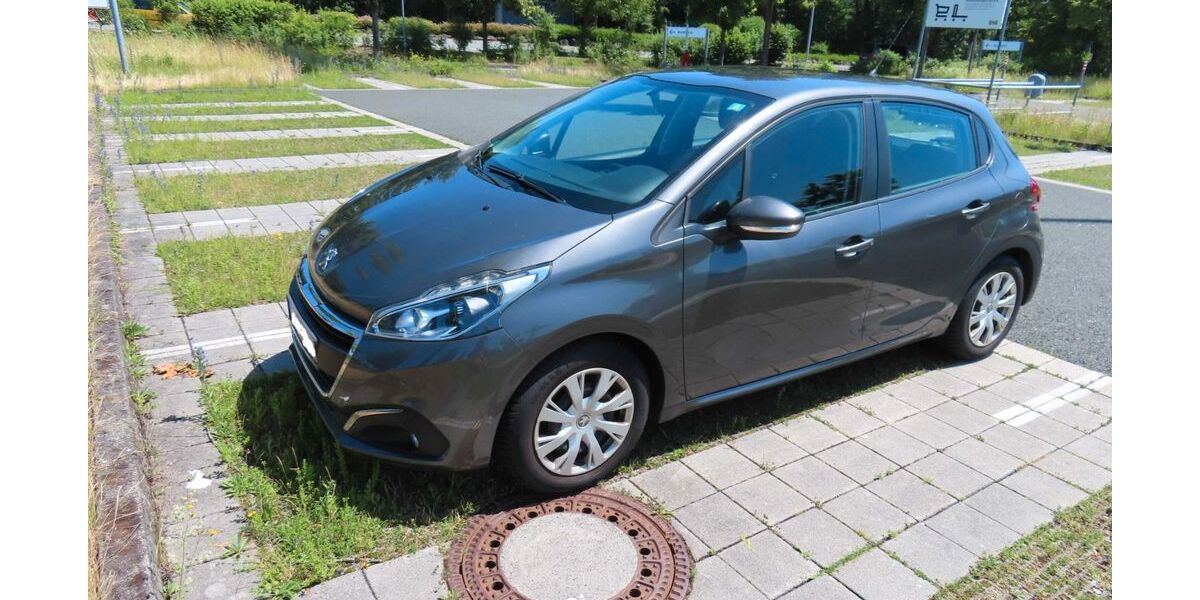 Peugeot 208 105.000 km 6.700 &euro; Siegen 57072