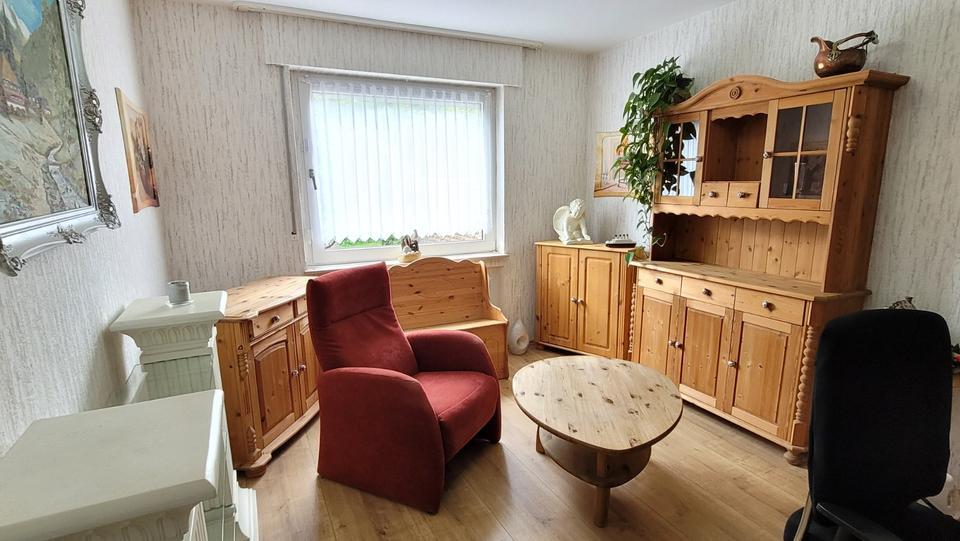 Zweifamilienhaus in Selm 183 qm OG vermietet EG frei 889 qm insg.