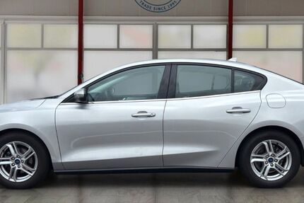 Ford Focus 26.614 km 17.499 &euro; Geithain 04643