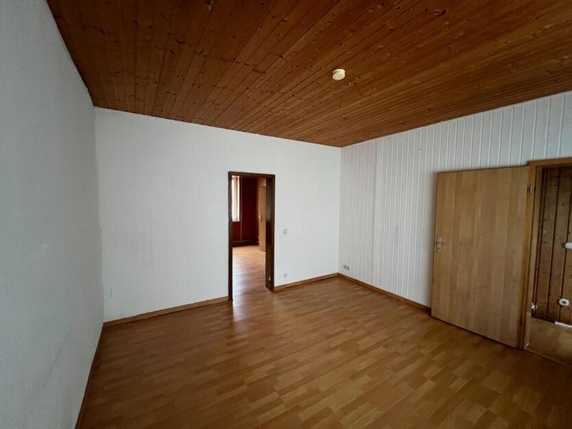 Kleines Einfamilienhaus mit Garten zu vermieten. WG-tauglich