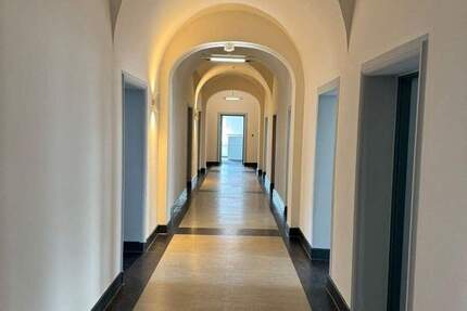 Repräsentative Büro-Praxisfläche in herrschaftlichem Gebäude 1 zimmer